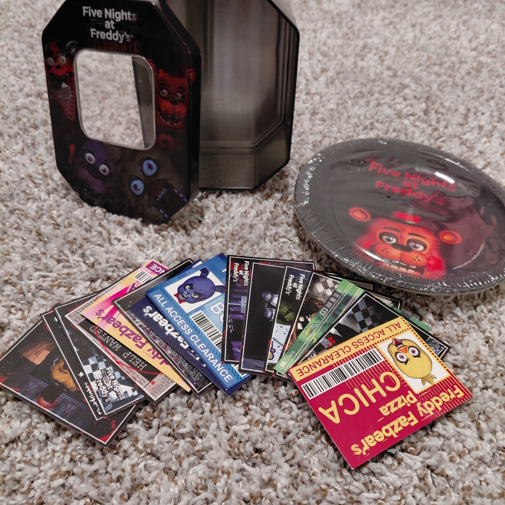 Five Nights at Freddy's Collector's Card Game Set
